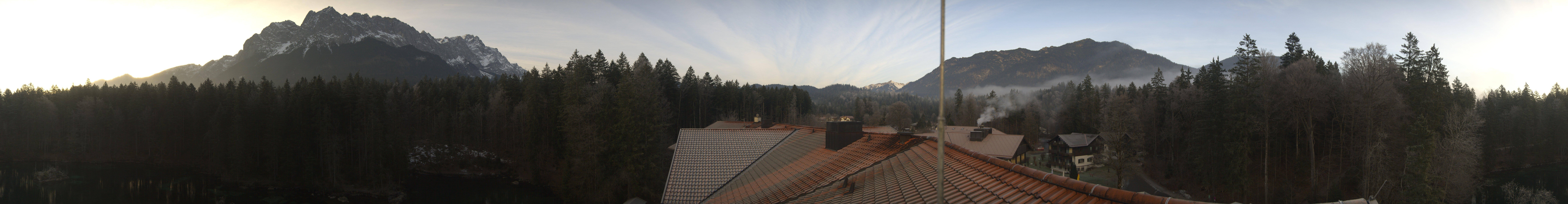 Archiv Foto Webcam Grainau: Zugspitzblick vom Hotel am Badersee