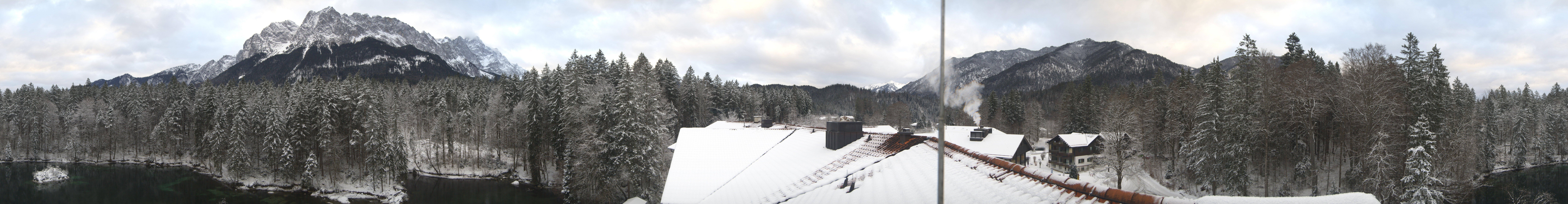 Archived image Webcam Zugspitze: Lake Badersee