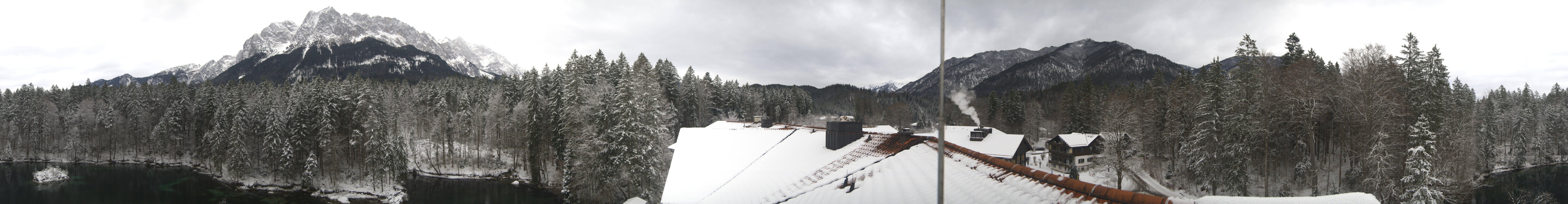 Archived image Webcam Zugspitze: Lake Badersee