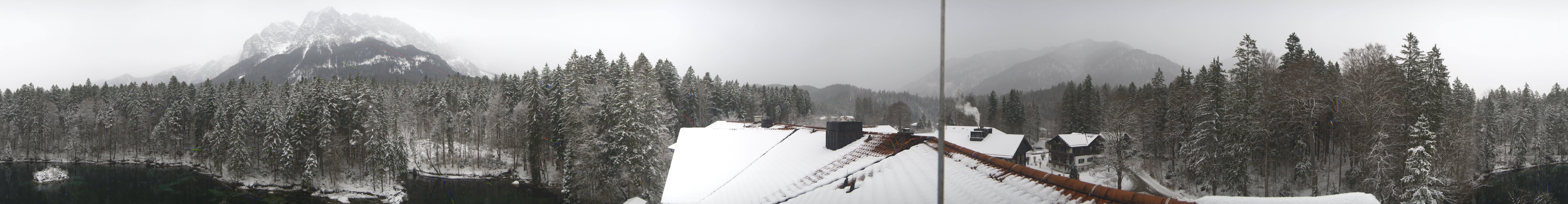 Archived image Webcam Zugspitze: Lake Badersee