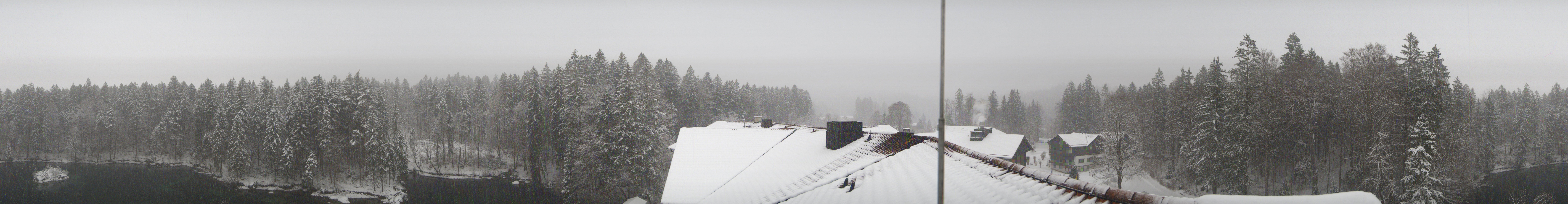 Archived image Webcam Zugspitze: Lake Badersee