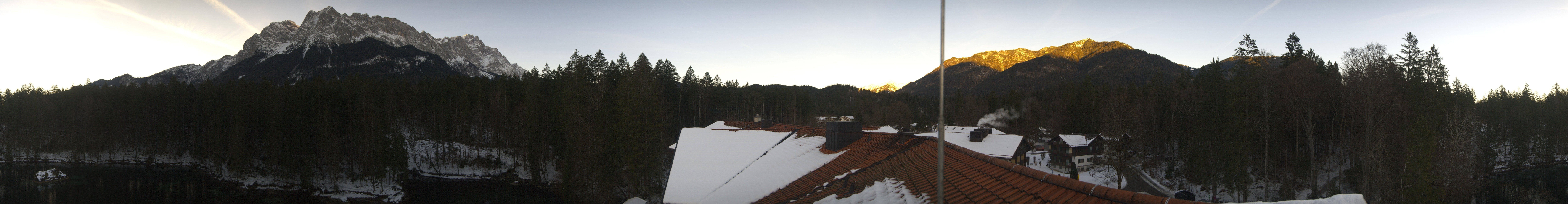 Archiv Foto Webcam Grainau: Zugspitzblick vom Hotel am Badersee