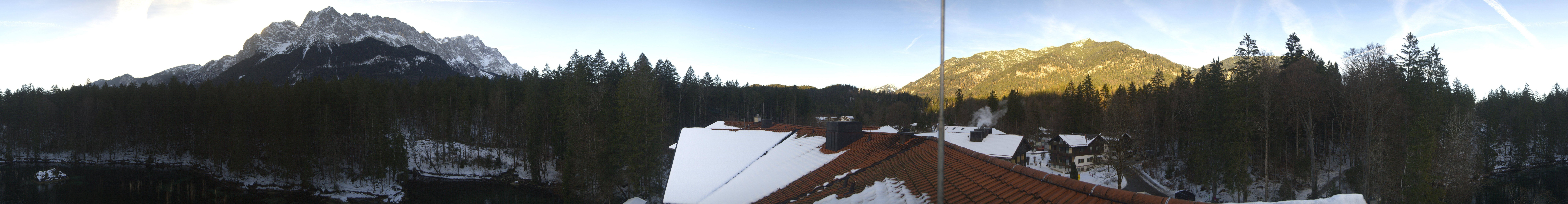 Archiv Foto Webcam Grainau: Zugspitzblick vom Hotel am Badersee