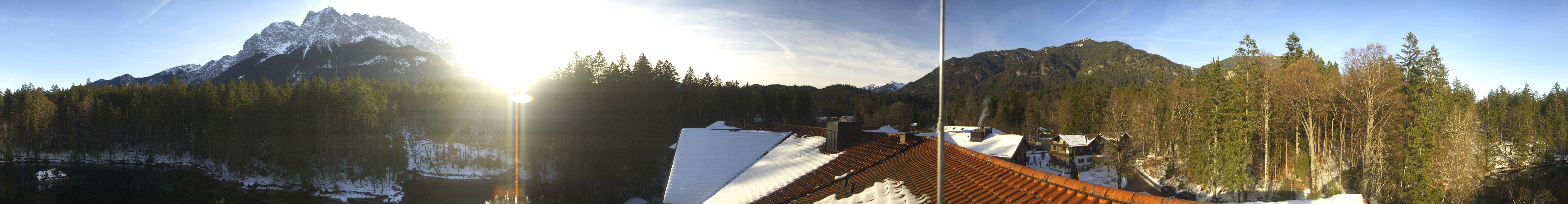 Archived image Webcam Zugspitze: Lake Badersee