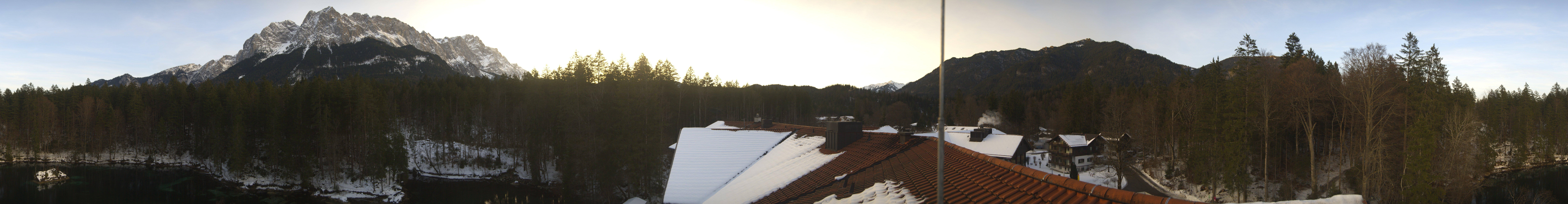 Archived image Webcam Zugspitze: Lake Badersee