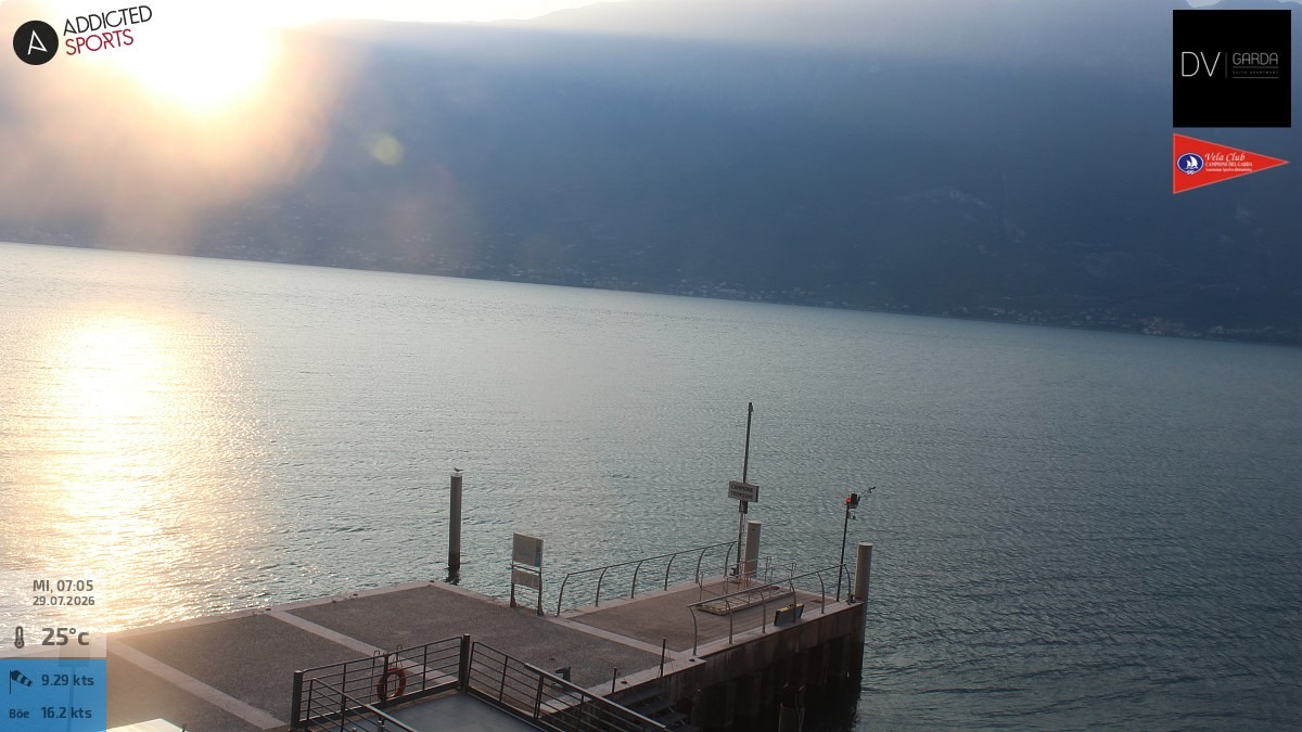 Archiv Foto Webcam Gardasee Campione del Garda