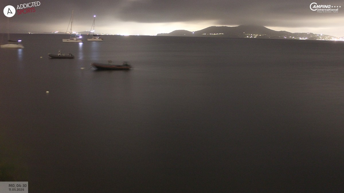 Archived image Webcam Hyeres Almanarre - Sea