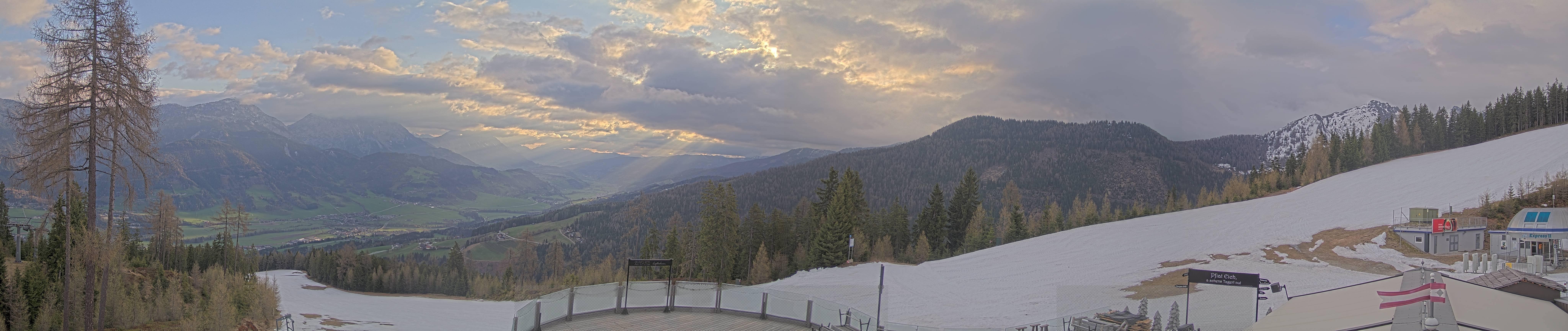 Archived image Webcam Hauser Kaibling - View towards valley Enns