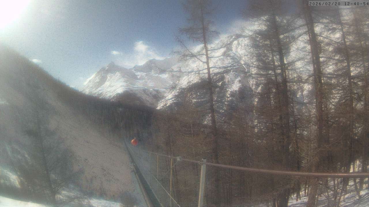 Archiv Foto Webcam Grächen: Charles Kuonen Hängebrücke