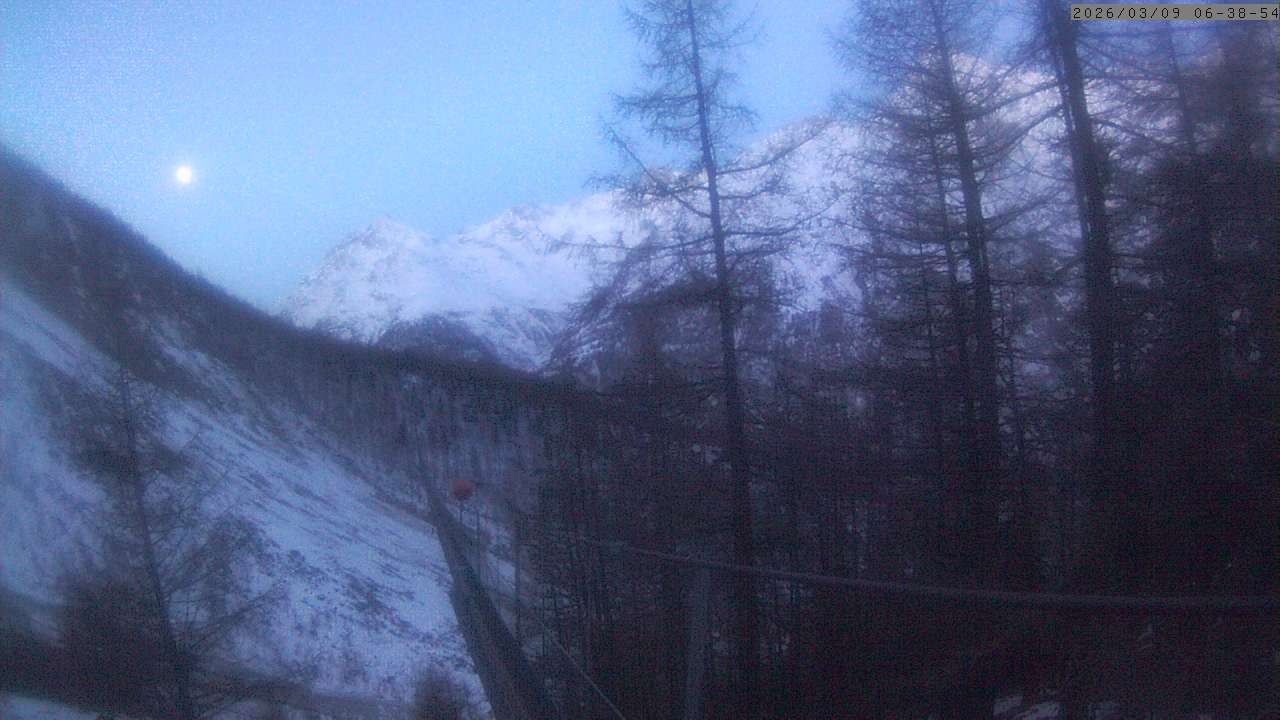 Archiv Foto Webcam Grächen: Charles Kuonen Hängebrücke