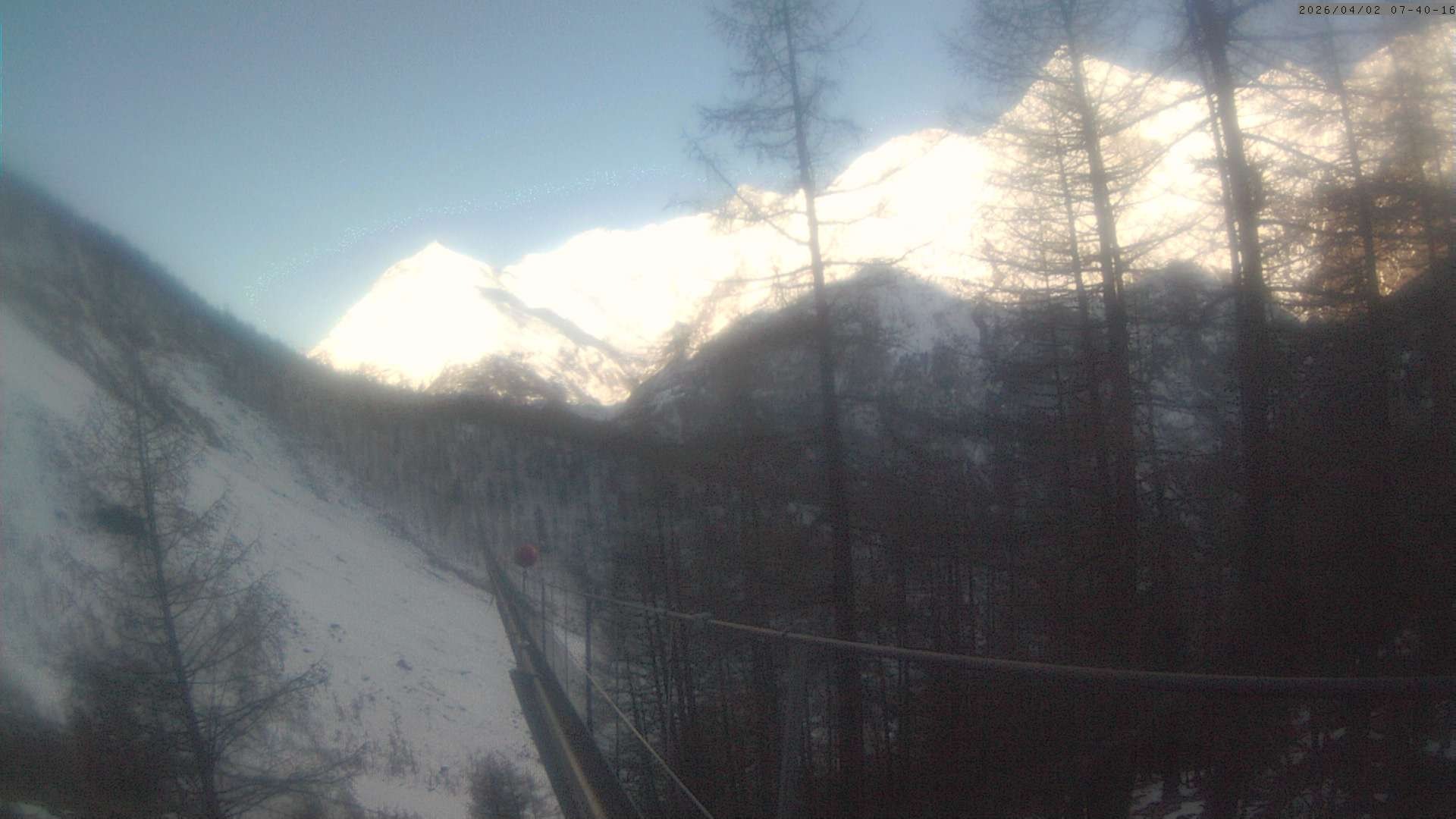 Archiv Foto Webcam Grächen: Charles Kuonen Hängebrücke