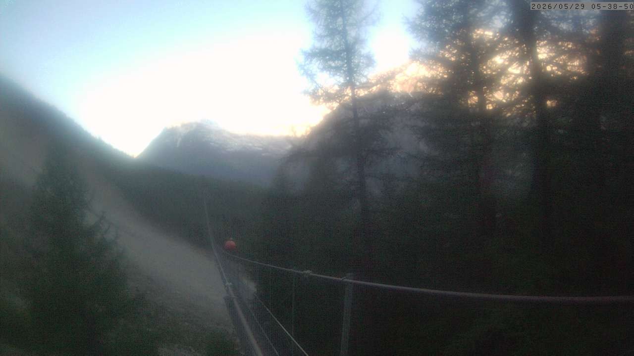 Archiv Foto Webcam Grächen: Charles Kuonen Hängebrücke