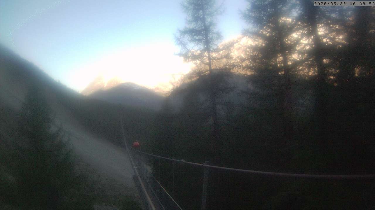 Archiv Foto Webcam Grächen: Charles Kuonen Hängebrücke