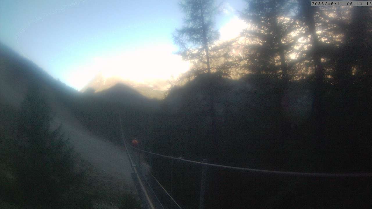 Archiv Foto Webcam Grächen: Charles Kuonen Hängebrücke