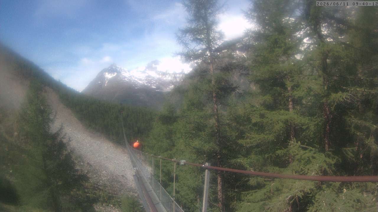 Archiv Foto Webcam Grächen: Charles Kuonen Hängebrücke