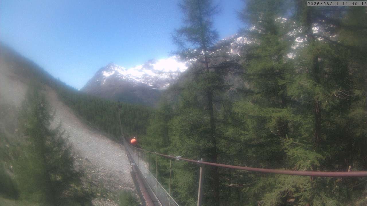 Archiv Foto Webcam Grächen: Charles Kuonen Hängebrücke