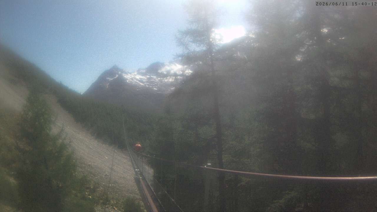 Archiv Foto Webcam Grächen: Charles Kuonen Hängebrücke