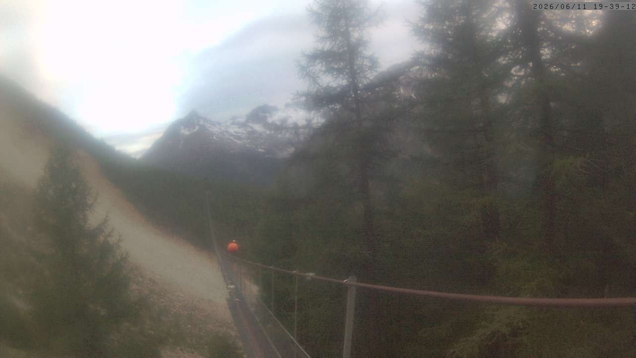 Archiv Foto Webcam Grächen: Charles Kuonen Hängebrücke