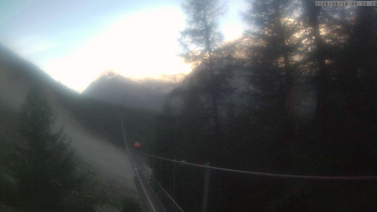 Archiv Foto Webcam Grächen: Charles Kuonen Hängebrücke