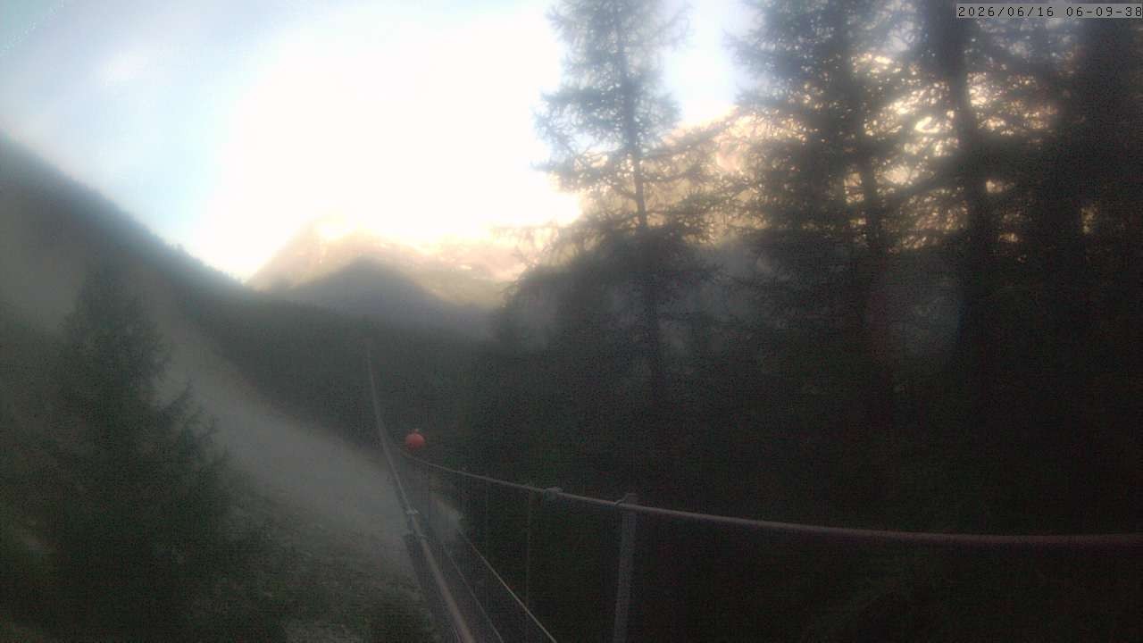 Archiv Foto Webcam Grächen: Charles Kuonen Hängebrücke