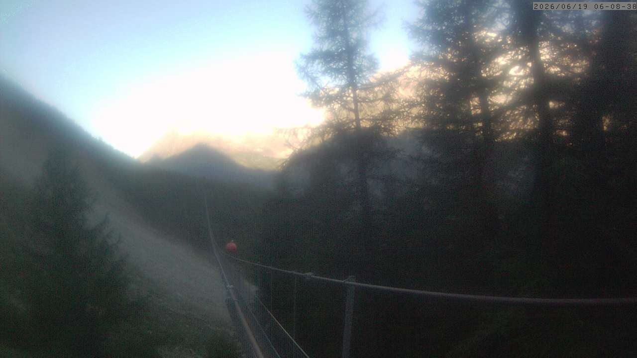 Archiv Foto Webcam Grächen: Charles Kuonen Hängebrücke