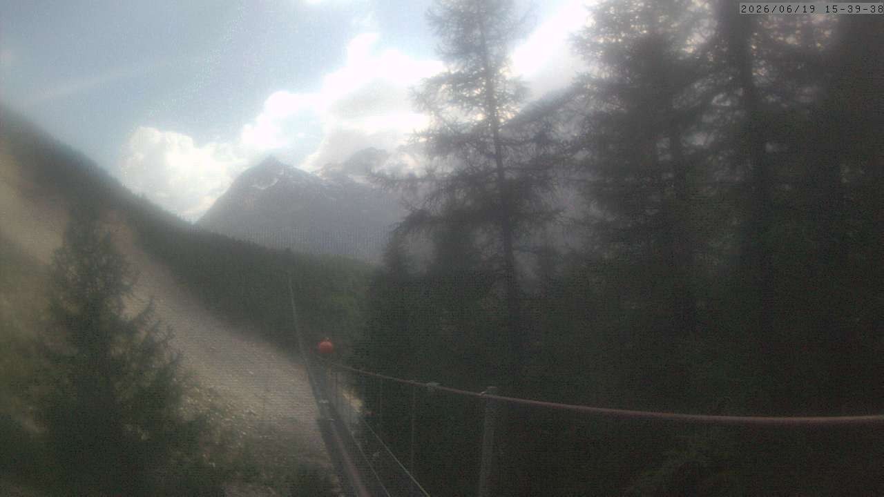 Archiv Foto Webcam Grächen: Charles Kuonen Hängebrücke