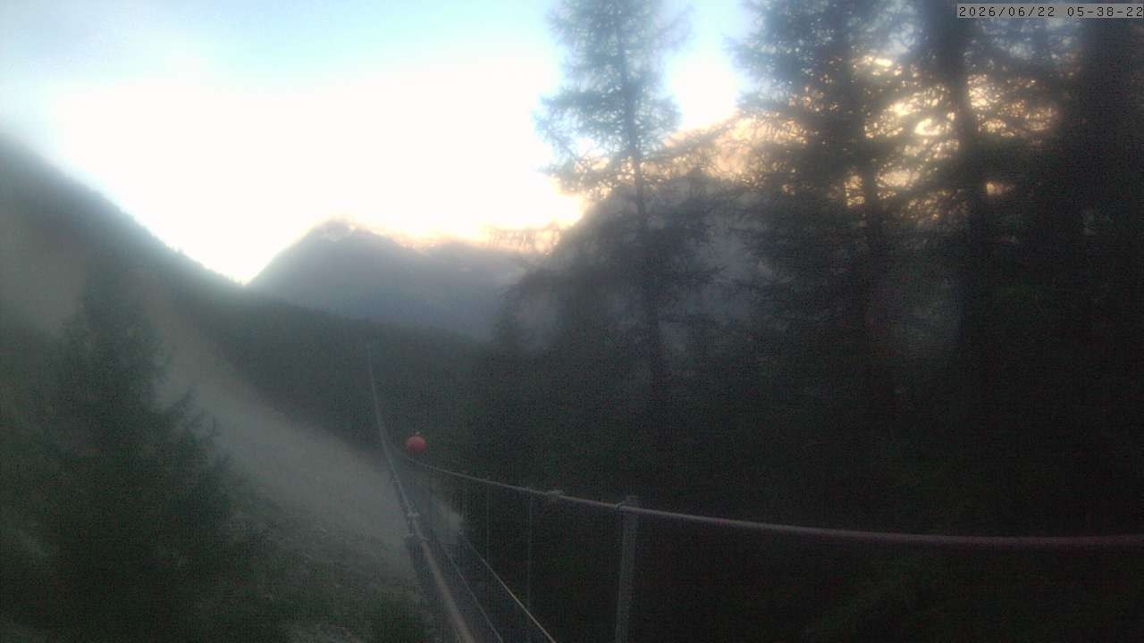 Archiv Foto Webcam Grächen: Charles Kuonen Hängebrücke