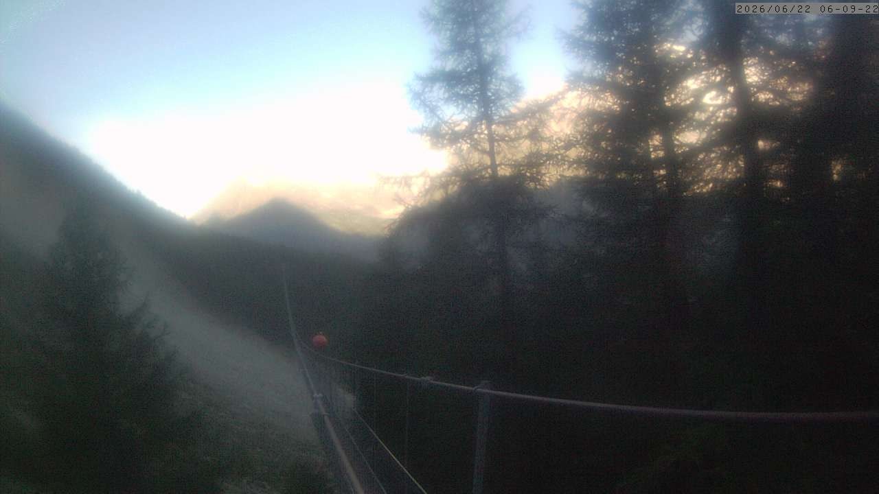 Archiv Foto Webcam Grächen: Charles Kuonen Hängebrücke