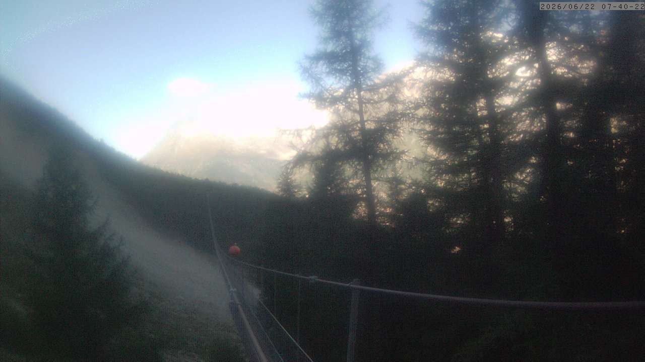 Archiv Foto Webcam Grächen: Charles Kuonen Hängebrücke