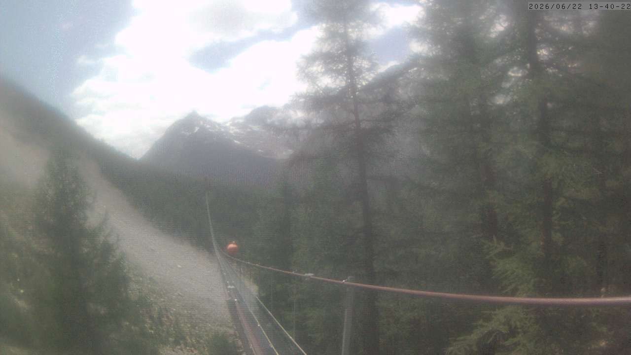 Archiv Foto Webcam Grächen: Charles Kuonen Hängebrücke