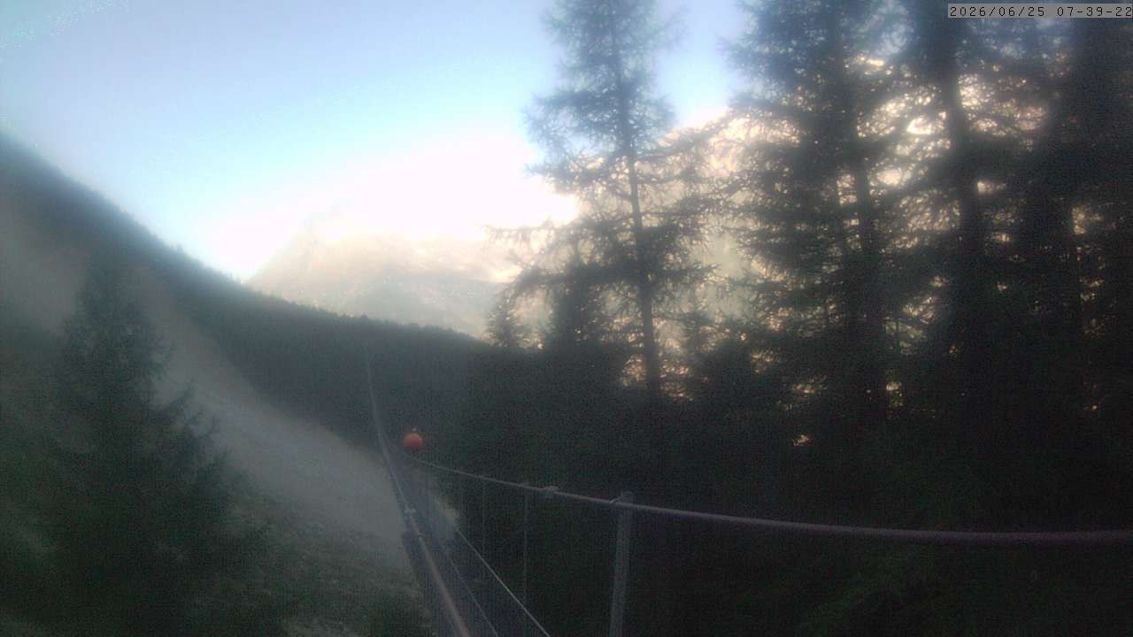 Archiv Foto Webcam Grächen: Charles Kuonen Hängebrücke