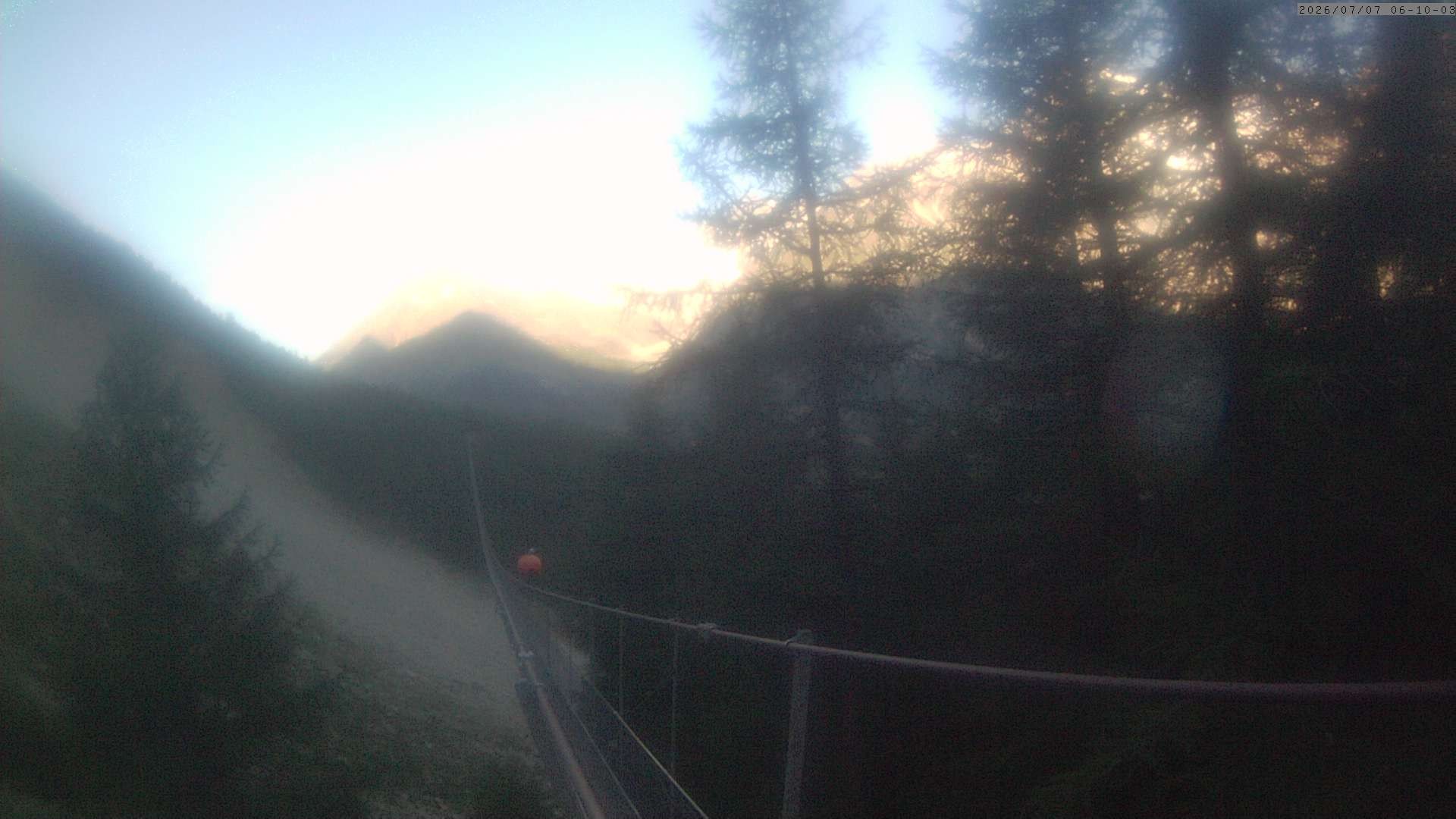 Archiv Foto Webcam Grächen: Charles Kuonen Hängebrücke
