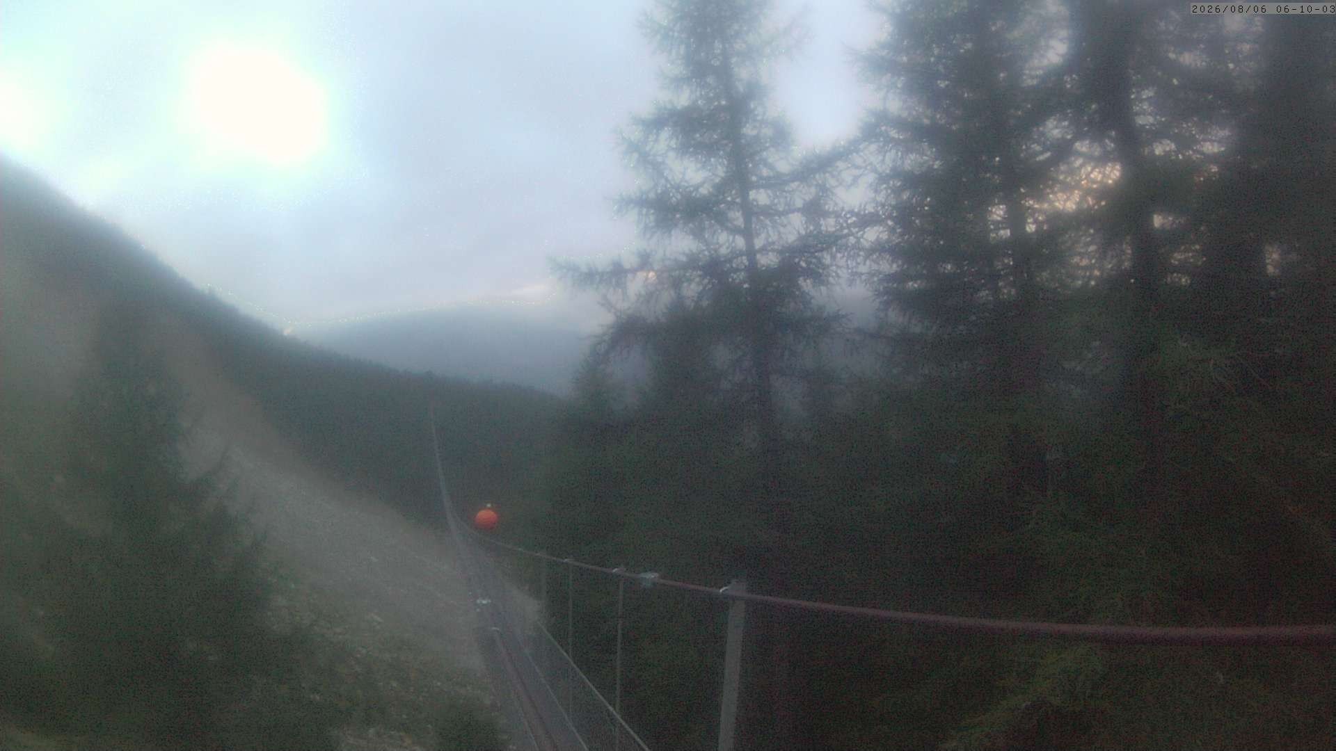 Archiv Foto Webcam Grächen: Charles Kuonen Hängebrücke