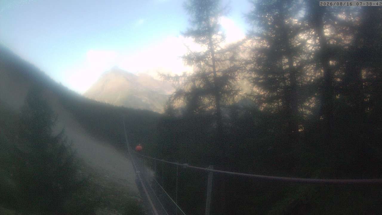 Archiv Foto Webcam Grächen: Charles Kuonen Hängebrücke