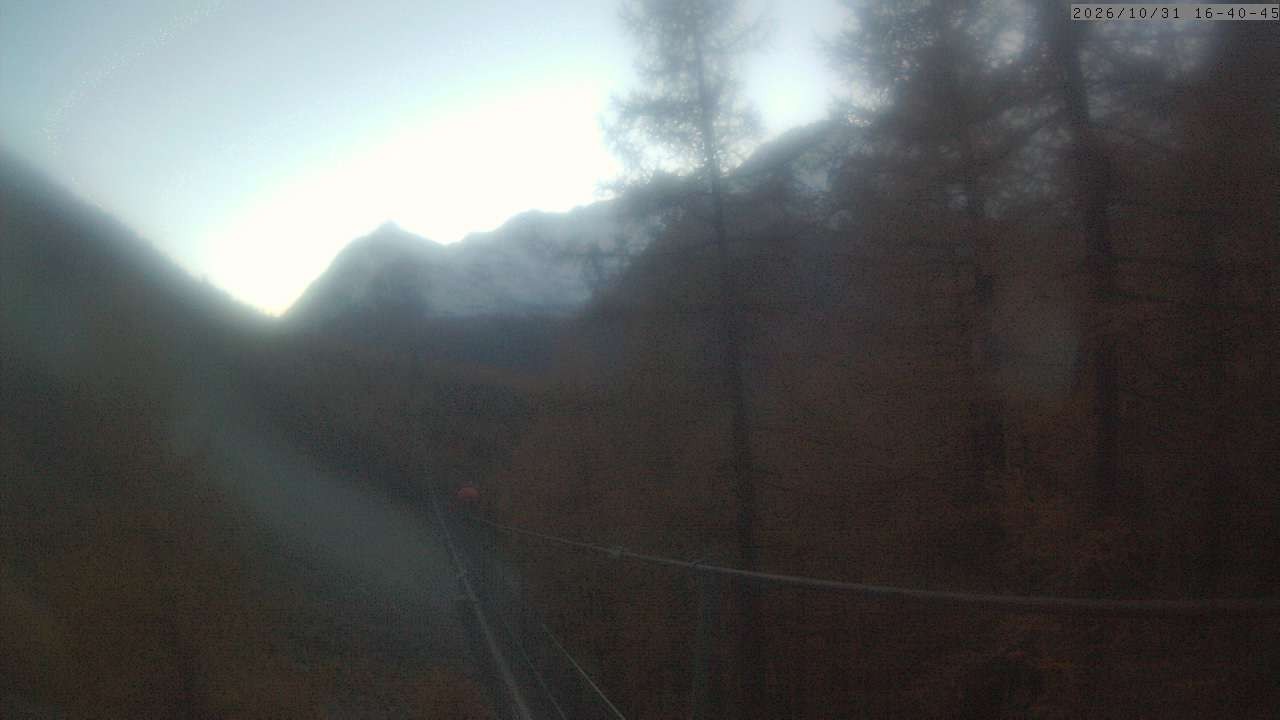 Archiv Foto Webcam Grächen: Charles Kuonen Hängebrücke