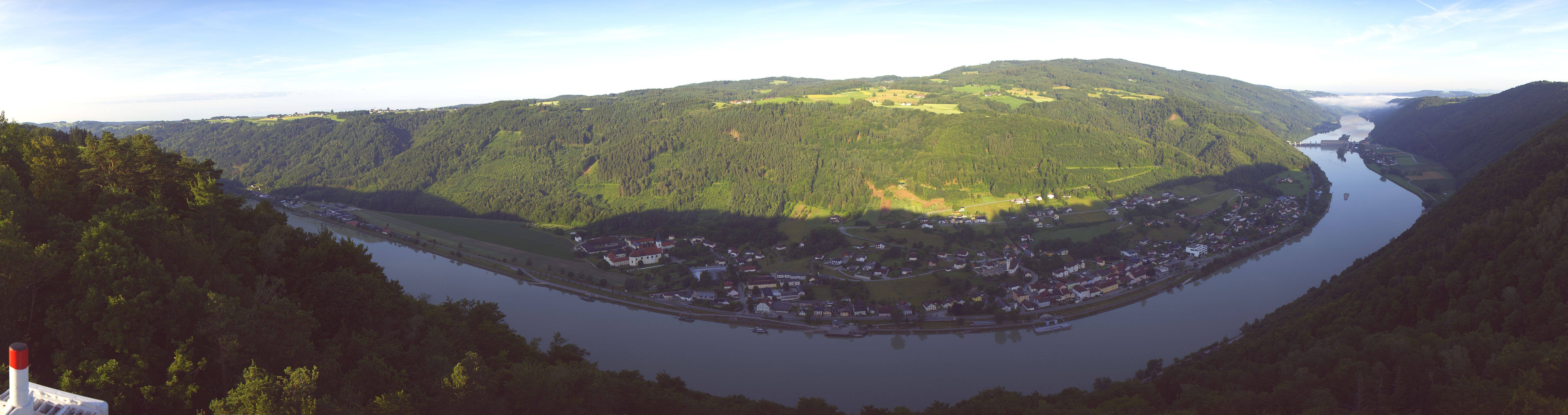 Archived image Webcam Panoramic view of the Danube