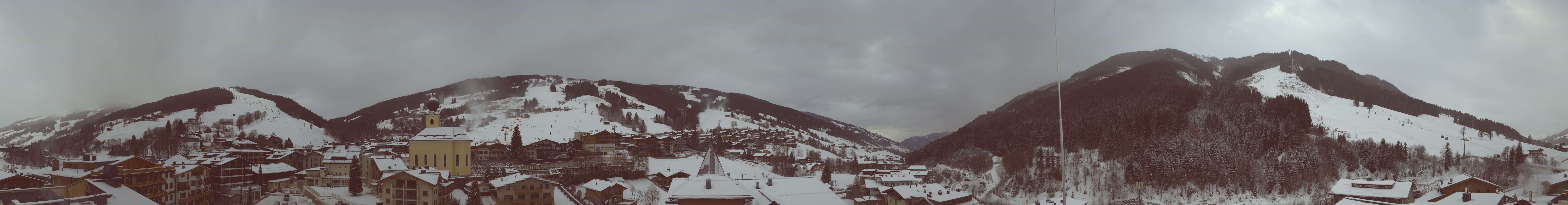 Archiv Foto Webcam Blick über Saalbach vom Alpinresort