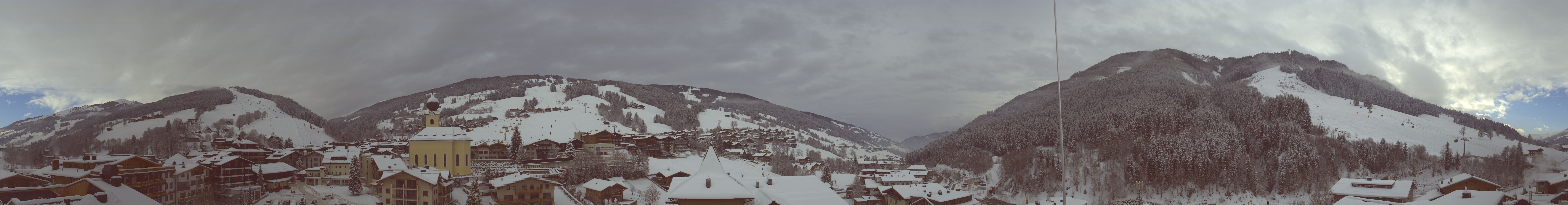 Archiv Foto Webcam Blick über Saalbach vom Alpinresort