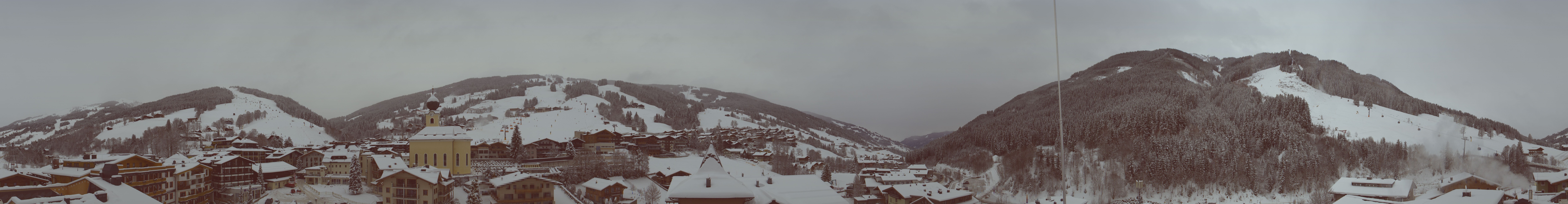 Archiv Foto Webcam Blick über Saalbach vom Alpinresort