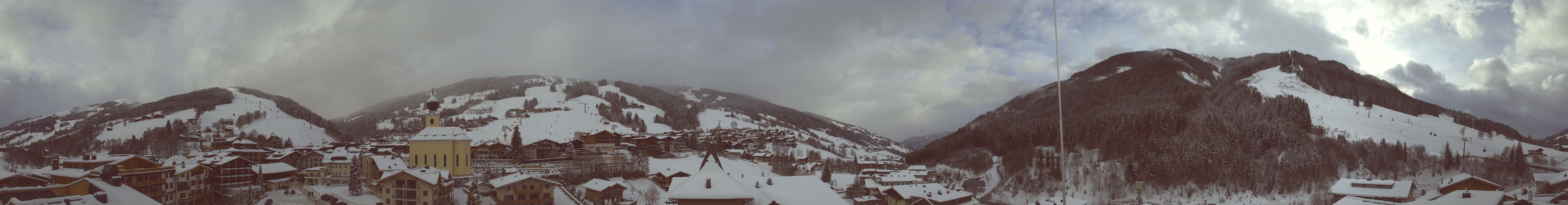 Archiv Foto Webcam Blick über Saalbach vom Alpinresort