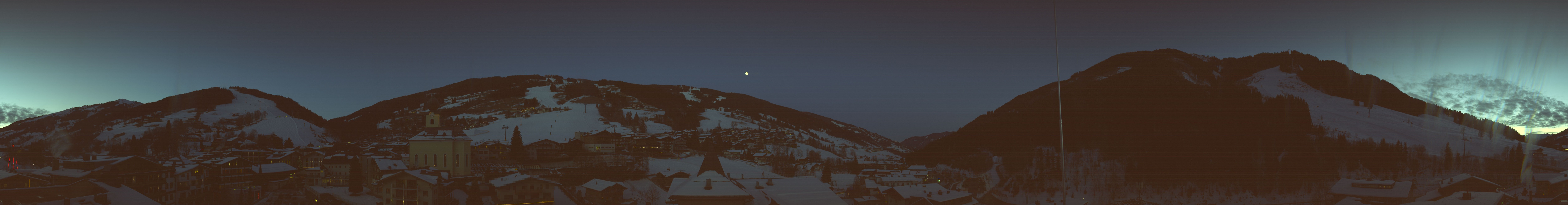 Archiv Foto Webcam Blick über Saalbach vom Alpinresort
