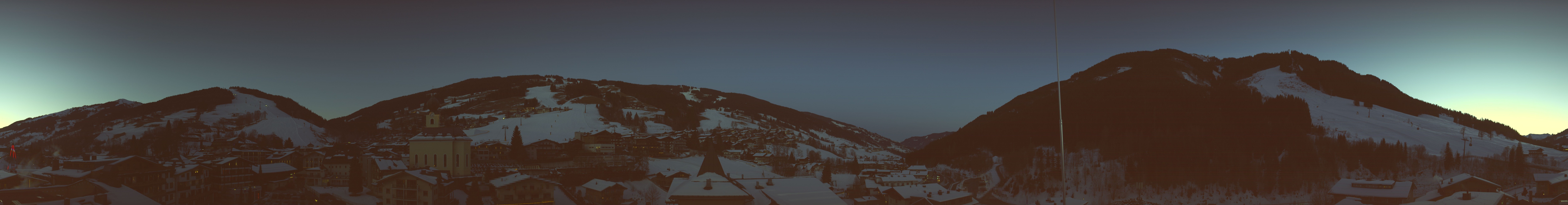 Archiv Foto Webcam Blick über Saalbach vom Alpinresort