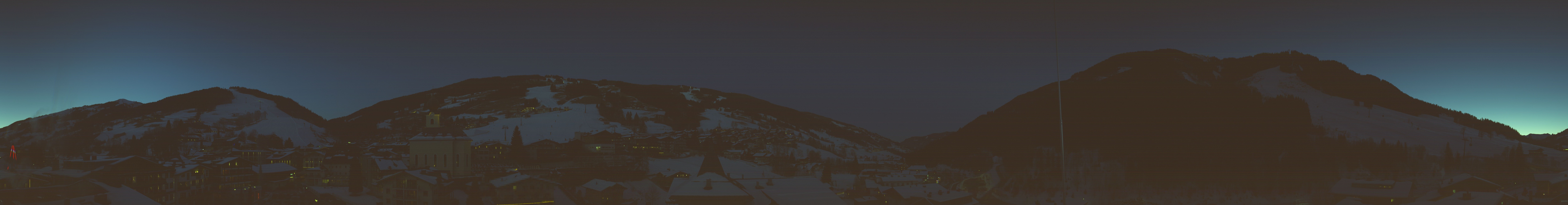 Archiv Foto Webcam Blick über Saalbach vom Alpinresort