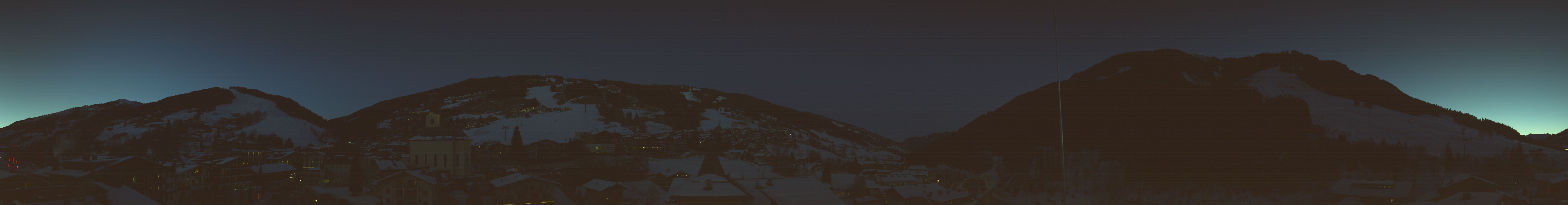 Archiv Foto Webcam Blick über Saalbach vom Alpinresort