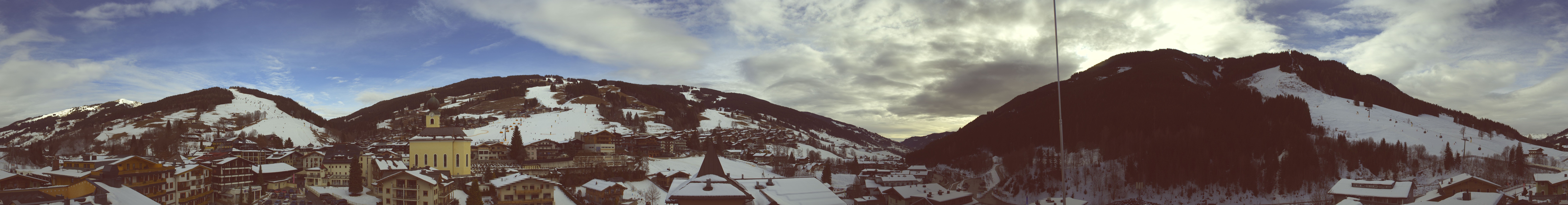 Archiv Foto Webcam Blick über Saalbach vom Alpinresort
