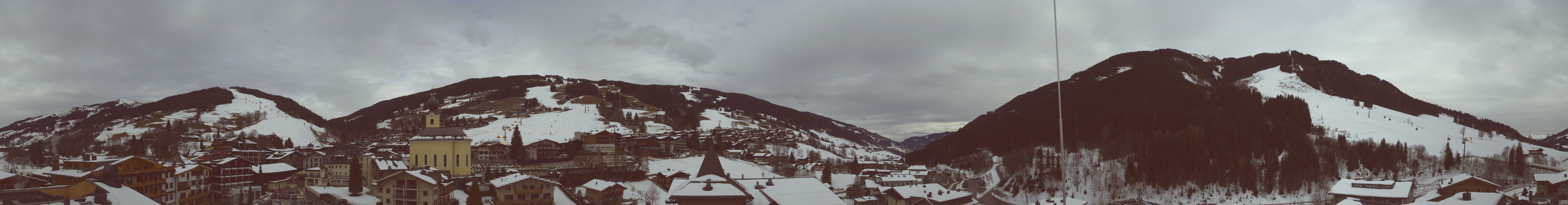 Archiv Foto Webcam Blick über Saalbach vom Alpinresort