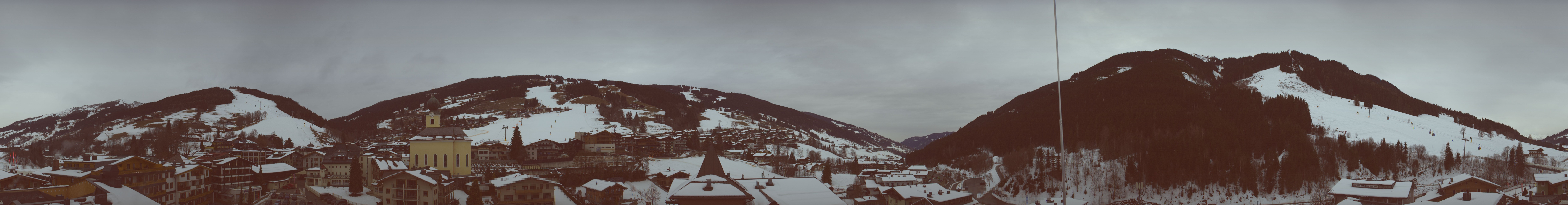 Archiv Foto Webcam Blick über Saalbach vom Alpinresort