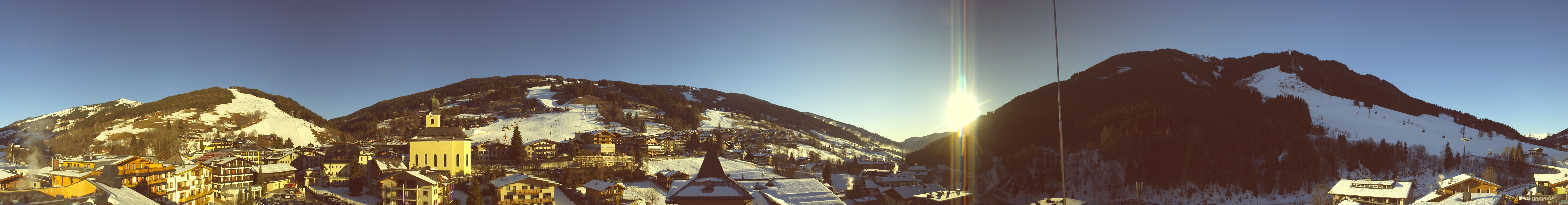 Archiv Foto Webcam Blick über Saalbach vom Alpinresort