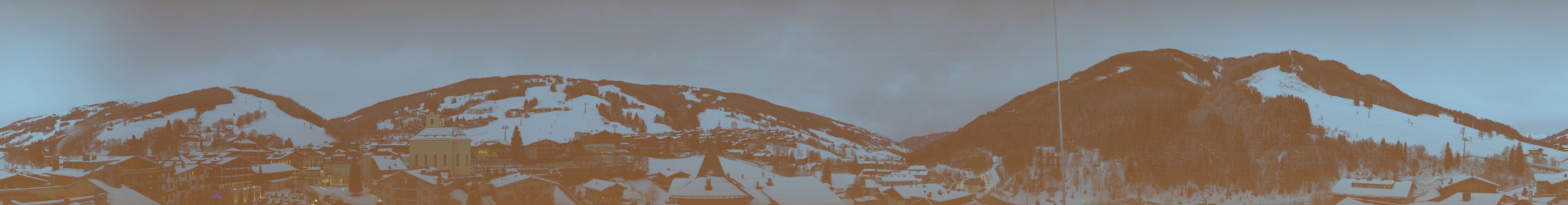 Archiv Foto Webcam Blick über Saalbach vom Alpinresort