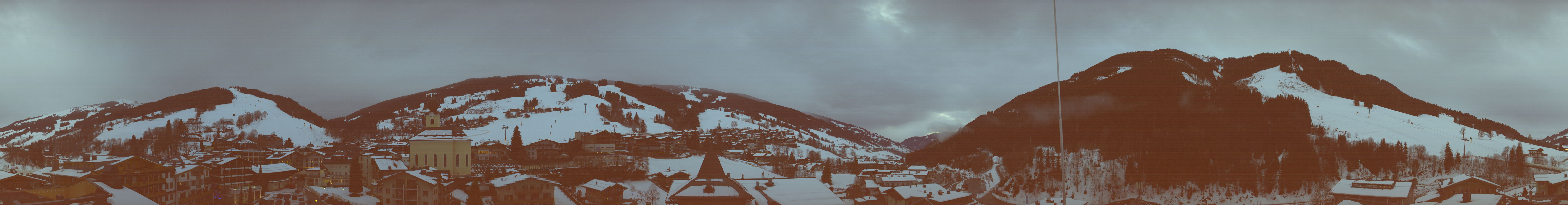 Archiv Foto Webcam Blick über Saalbach vom Alpinresort